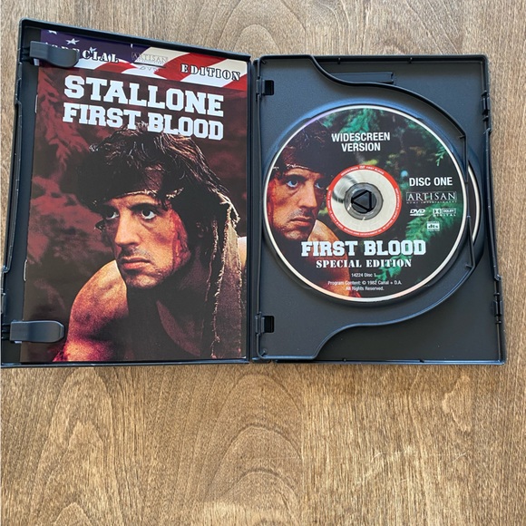 DVD First Blood (1982) Special Edition with Sylvester Stallone - Picture 3 of 5